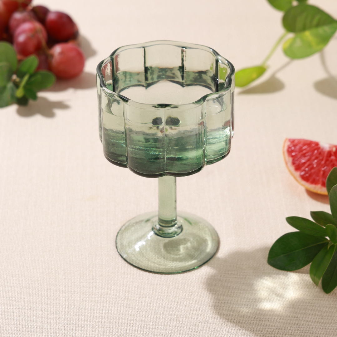 Green Daisy Wine Glass