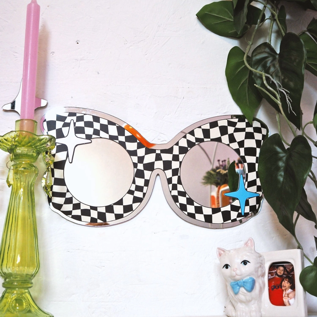 Retro Sunglasses Mirror