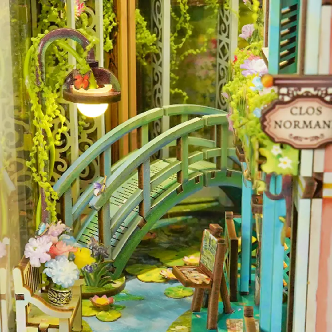 Giverny Garden Book Nook DIY Miniature Kit