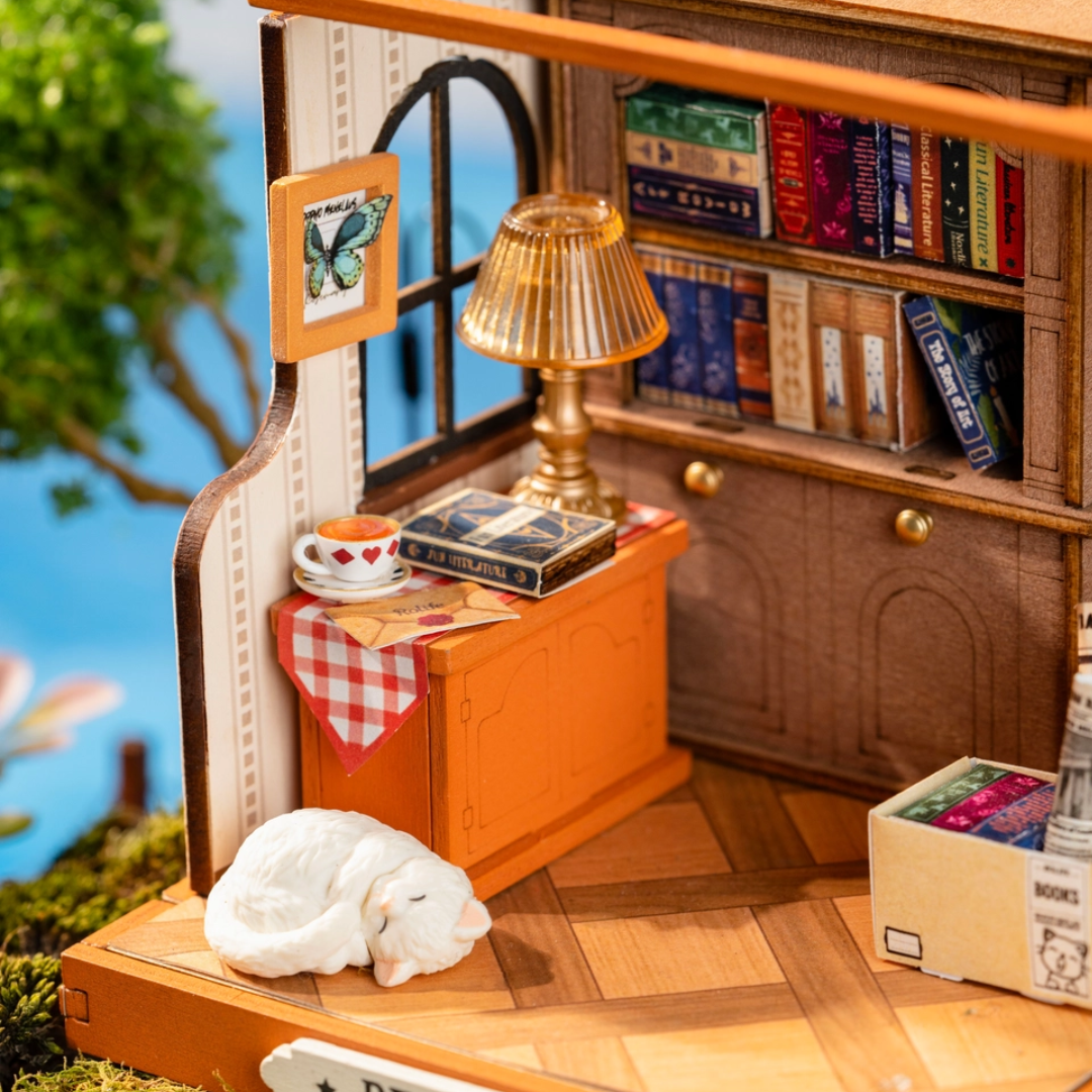 The Muse Bookshop DIY Miniature Kit