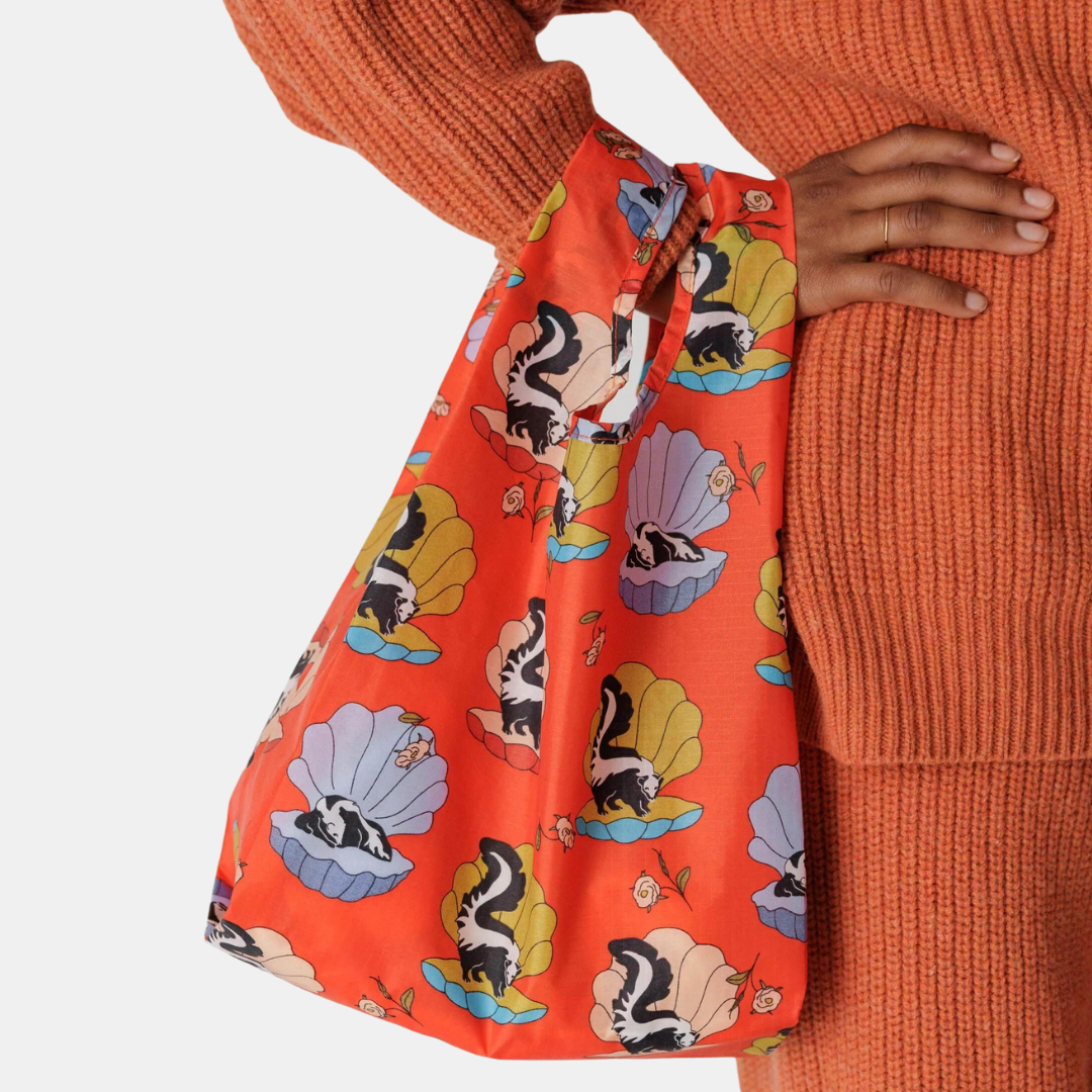 Half Shell Skunk Baby Baggu
