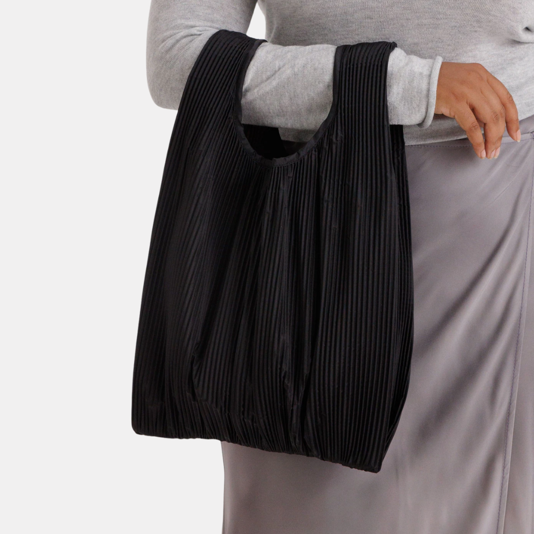 Black Pleated Baggu