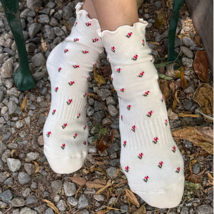 Cream Petal Ruffled Hugger Crew Socks