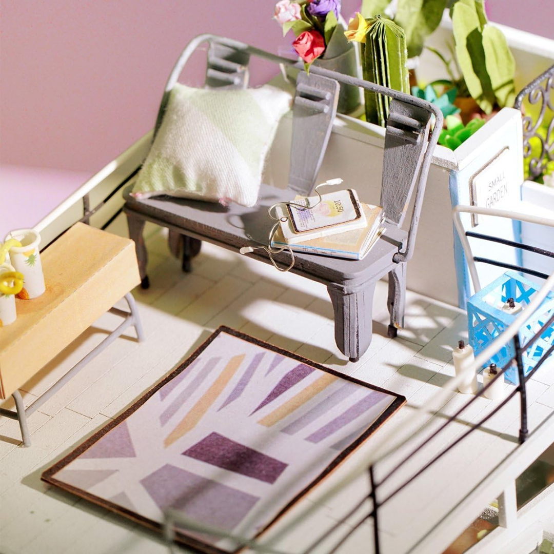 Dora's Loft DIY Miniature Kit